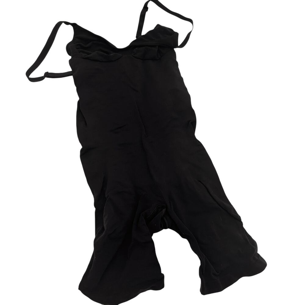 Skims Seamless Sculpting Mid Thigh Bodysuit Black Onyx NWOT Size Medium